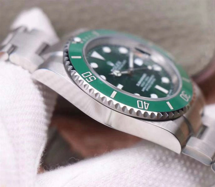 Rolex Submariner Date SS Green Hulk Ceramic Bezel