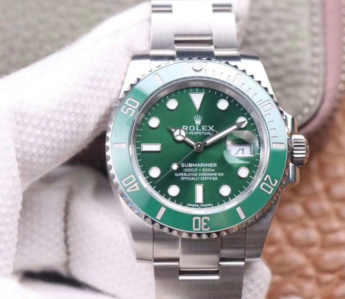 Rolex Submariner Date SS Green Hulk Ceramic Bezel