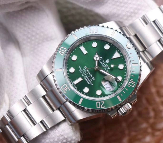 Rolex Submariner Date SS Green Hulk Ceramic Bezel